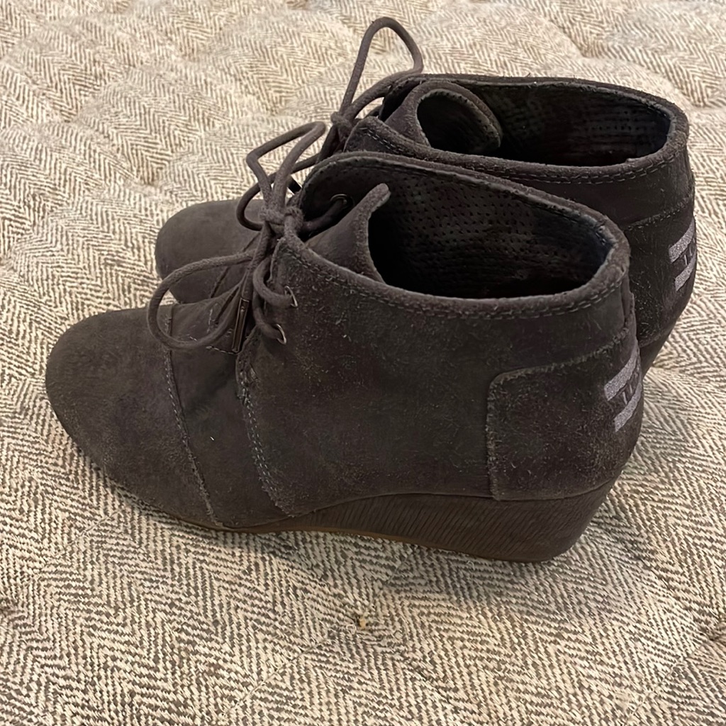 Toms Wedge Booties Size 7.5